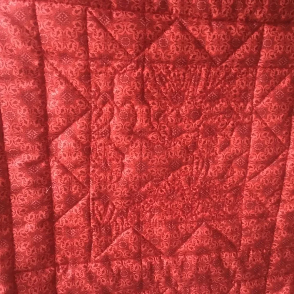 Brand new Hand Crafted Poppies Quilt